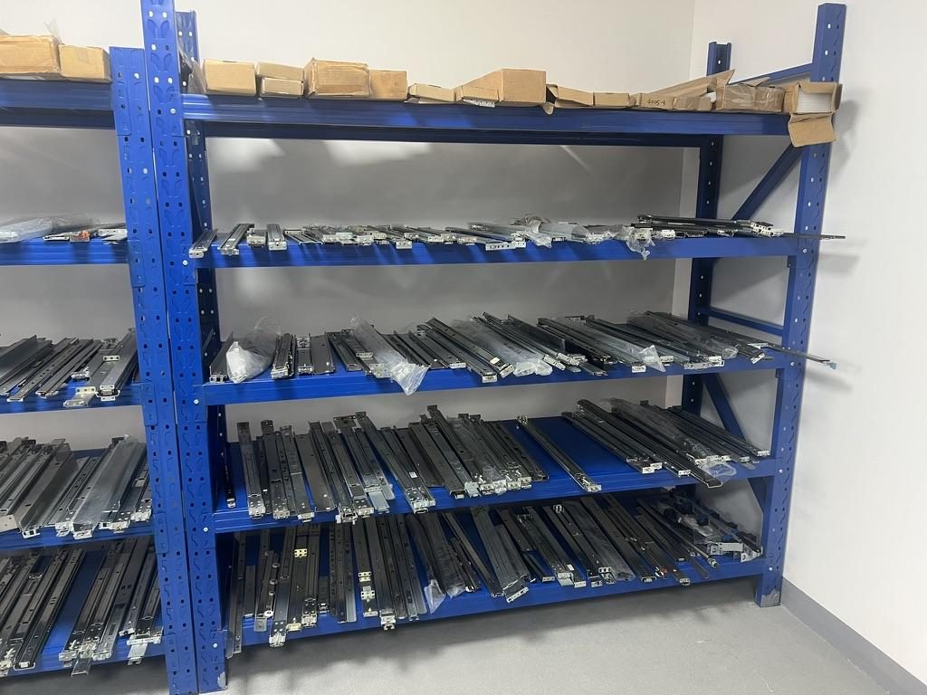 Server rail kit samples on the display rack