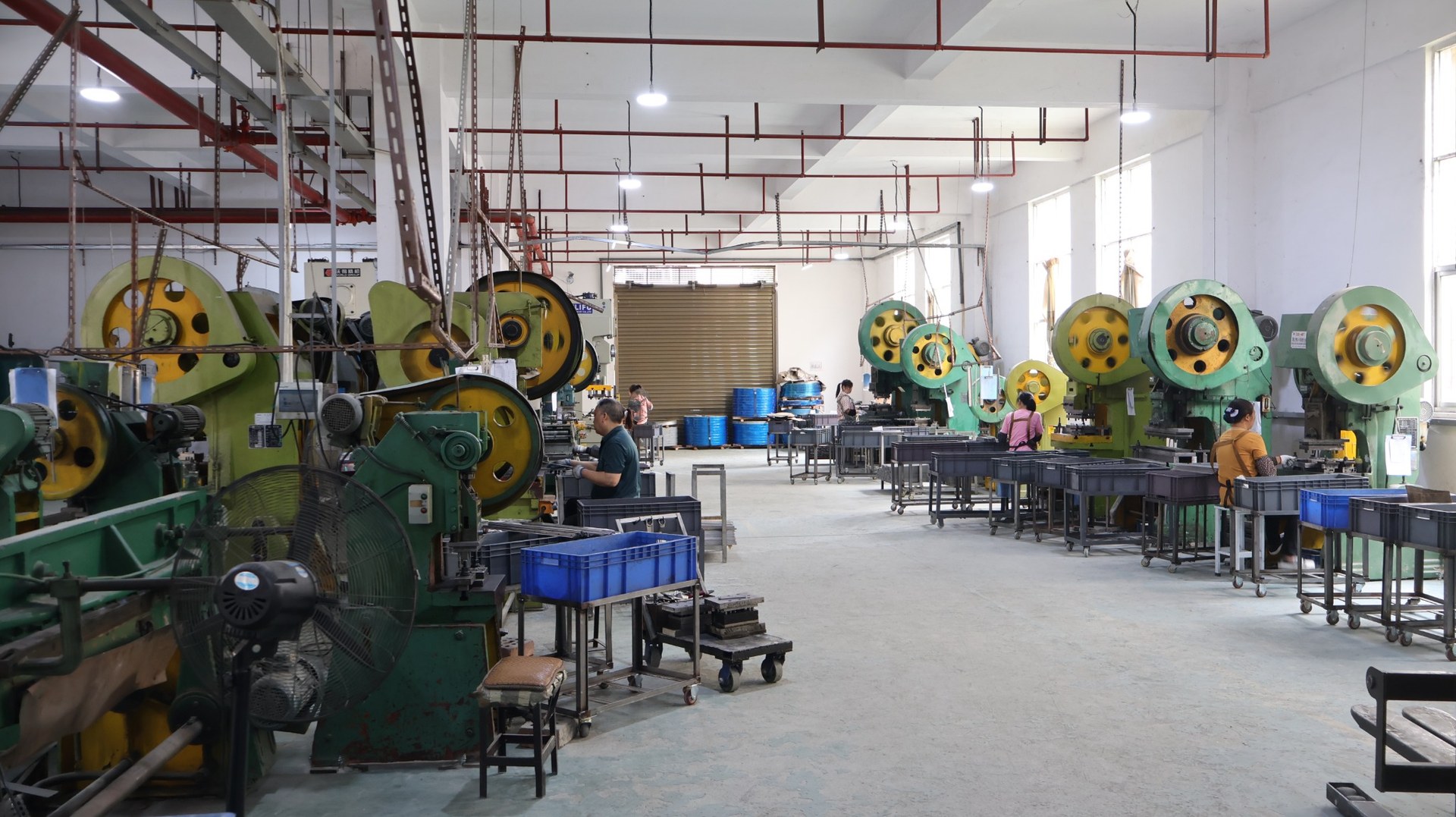 Stamping workshop for rail components